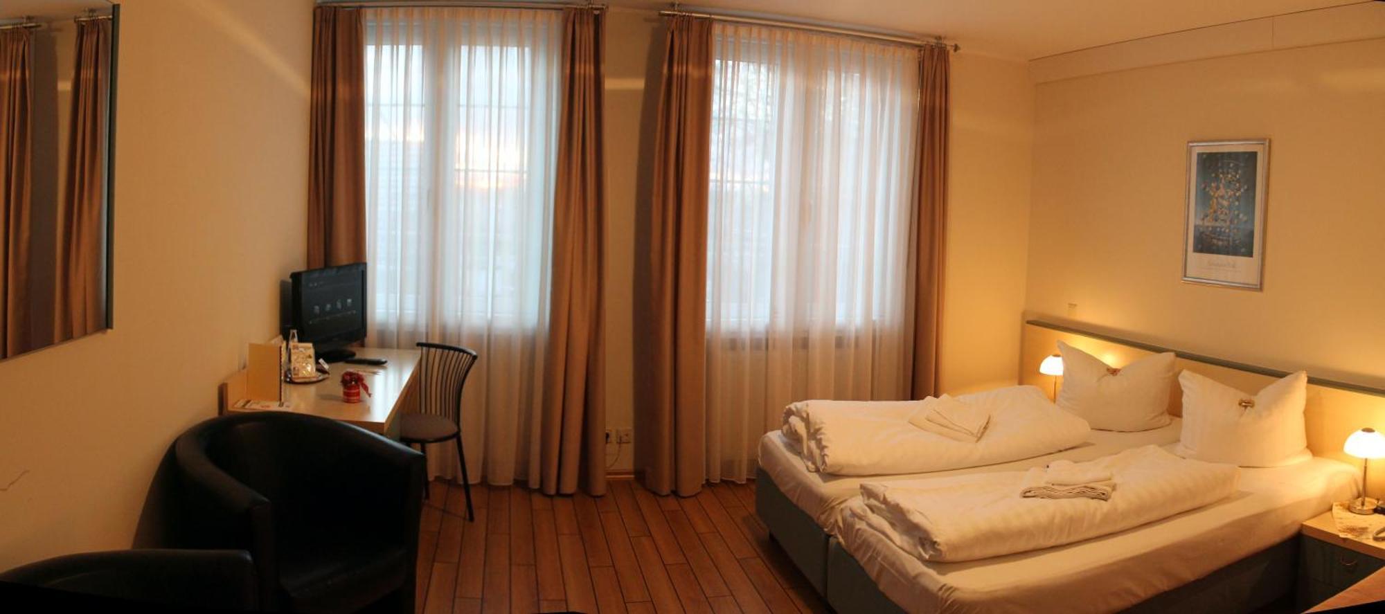 Land-Gut-Hotel- Weisser Schwan Zossen Zewnętrze zdjęcie